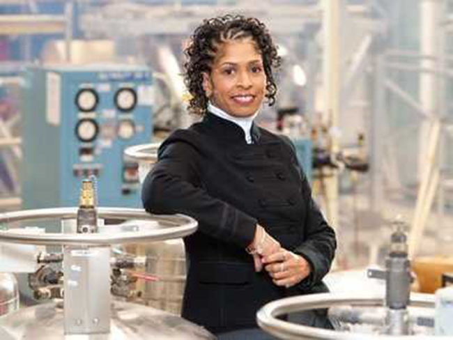 Aprille Ericsson làm việc trong một môi trường mạnh về khoa học - vũ trụ là Cơ quan Hàng không Vũ trụ Hoa Kỳ (NASA).
