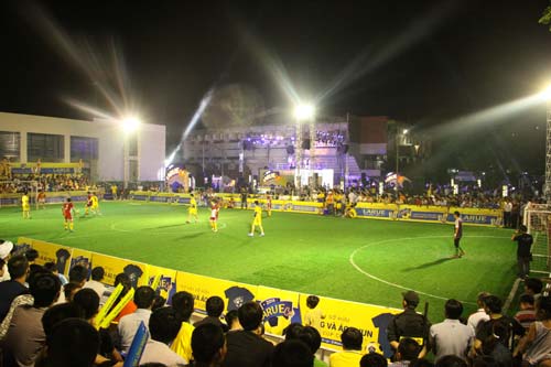 Sôi động cuộc vui bóng đá ở Quảng Ngãi - 1