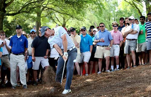 Golf: McIlroy chơi 1 vòng kinh ngạc, lập kỷ lục - 2