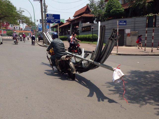 Phát hoảng với "người vận chuyển" phiên bản Việt - 1