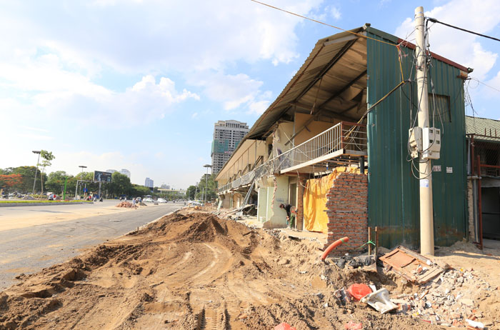 Ảnh: Nhà kỳ dị trên “con đường đắt nhất hành tinh” ở HN - 1