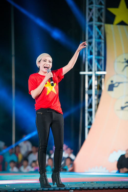 Á hậu Tú Anh làm đại sứ Sea Games 28 - 7