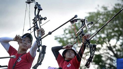 HIẾM THẤY: 2 mẹ con sát cánh tại SEA Games - 1