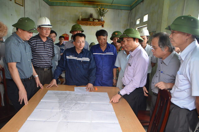 Đào “đường máu” giải cứu 2 công nhân kẹt trong lò than - 3