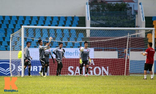 Công Phượng, Văn Toàn quyết ghi bàn vào lưới U23 Myanmar - 4