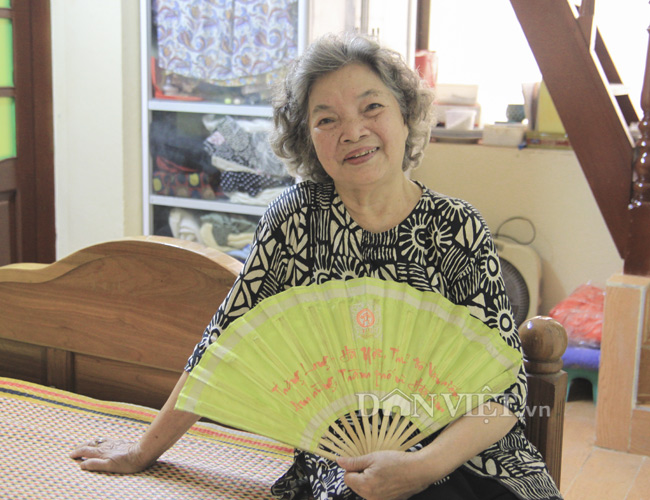 “Bà nội” của màn ảnh Việt 77 tuổi vẫn “đắt sô“ - 1