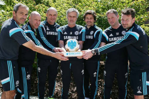 9 năm, Mourinho mới nhận danh hiệu “HLV hay nhất NHA” - 1