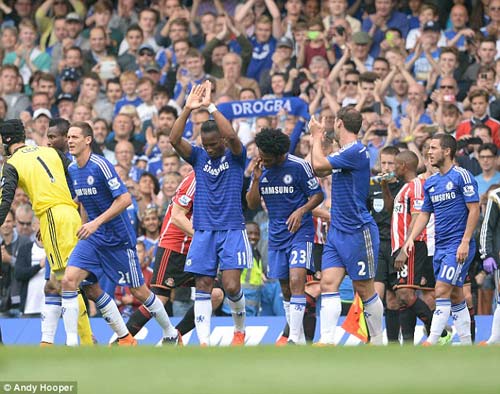 Chelsea "mở tiệc" ăn mừng chức vô địch - 4