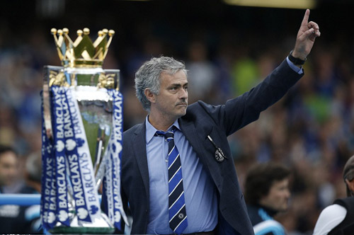 Chelsea "mở tiệc" ăn mừng chức vô địch - 7
