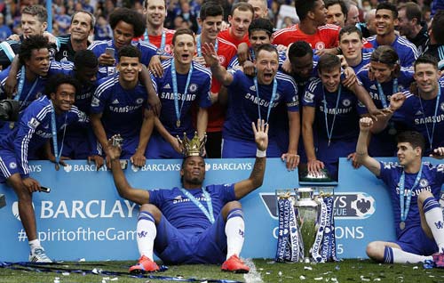 Chelsea "mở tiệc" ăn mừng chức vô địch - 10