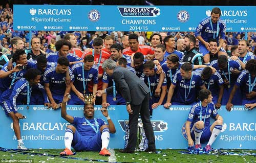 Chelsea "mở tiệc" ăn mừng chức vô địch - 11