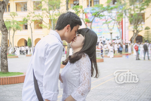 Những nụ hôn đáng nhớ trong ngày chia tay học trò - 2
