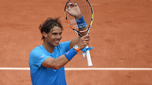 Hot shot: Nadal tung cú vô lê ngược hoàn hảo - 1