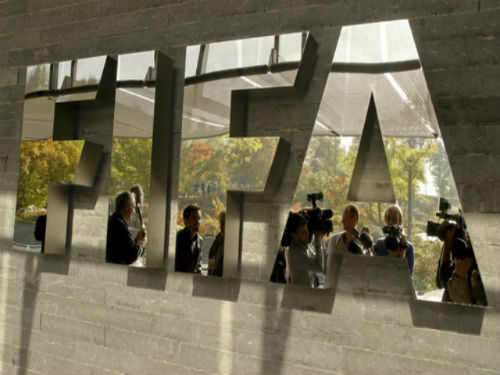 Nhiều quan chức bị bắt trước cuộc bầu cử chủ tịch FIFA - 1