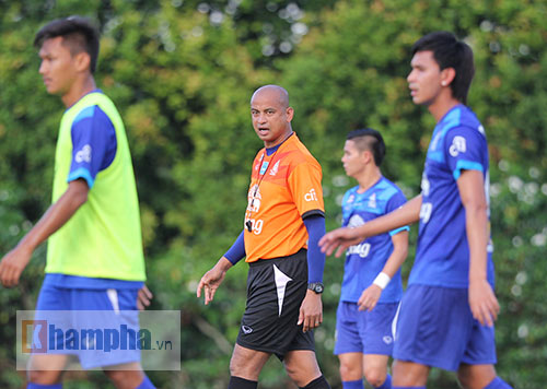 Phó tướng Kiatisak “coi nhẹ” U23 Việt Nam - 1