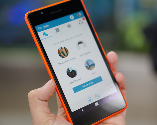 Điện thoại “tự sướng” Lumia 540 lên kệ - 1