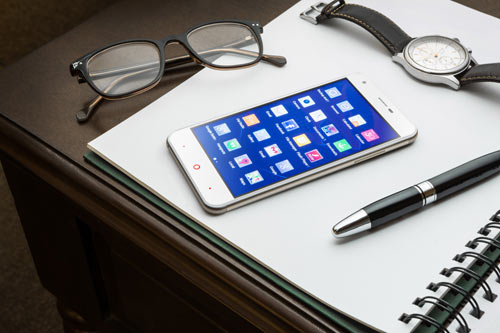 Rovi trên con đường xây dựng thương hiệu smartphone - 1