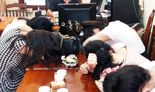 Hỡi hoa hậu, bán gì thì bán xin đừng bán… dâm! - 2