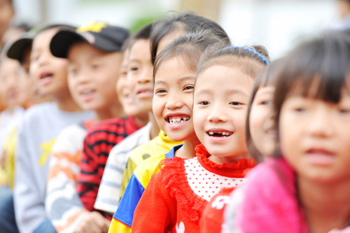 Nụ cười hồn nhiên của trẻ em vùng nông thôn - 7