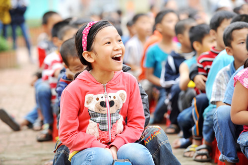 Nụ cười hồn nhiên của trẻ em vùng nông thôn - 9