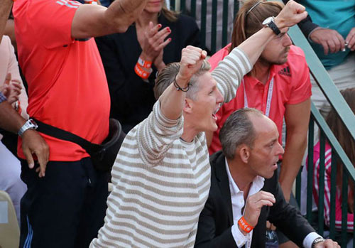 Tin HOT 29/5: Ivanovic được Schweinsteiger "tiếp lửa" - 2