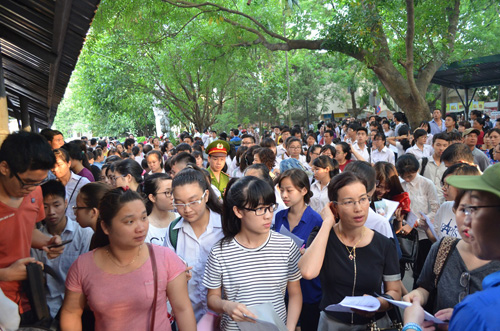 Sáng nay, hơn 6.000 thí sinh đầu tiên thi vào ĐH Quốc gia Hà Nội - 1