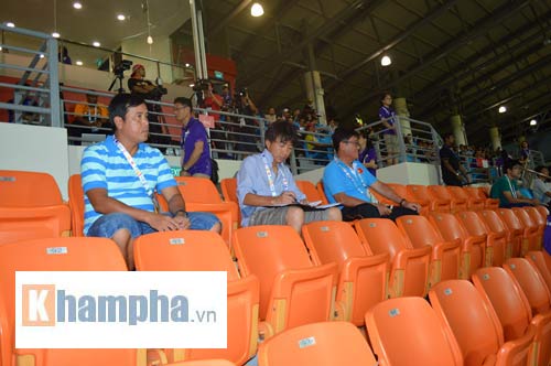 HLV Miura xem giò U23 Malaysia chuẩn bị quyết đấu - 1