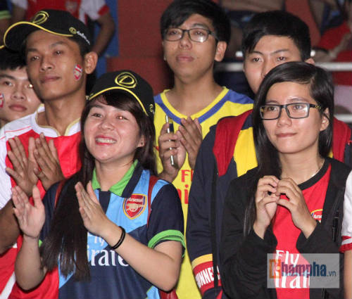 "Rừng" fan Việt tưng bừng mừng Arsenal làm nên lịch sử - 11