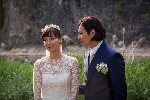 HOT: Won Bin khoe ảnh đám cưới đẹp như trong phim - 1