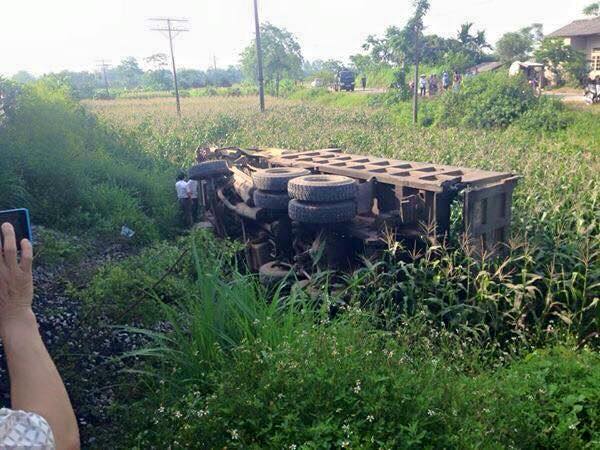 Tàu hoả tông ô tô, tài xế tử vong - 3