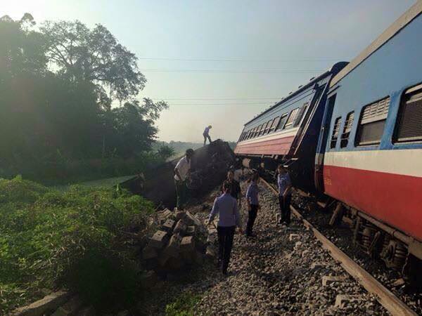 Tàu hoả tông ô tô, tài xế tử vong - 1