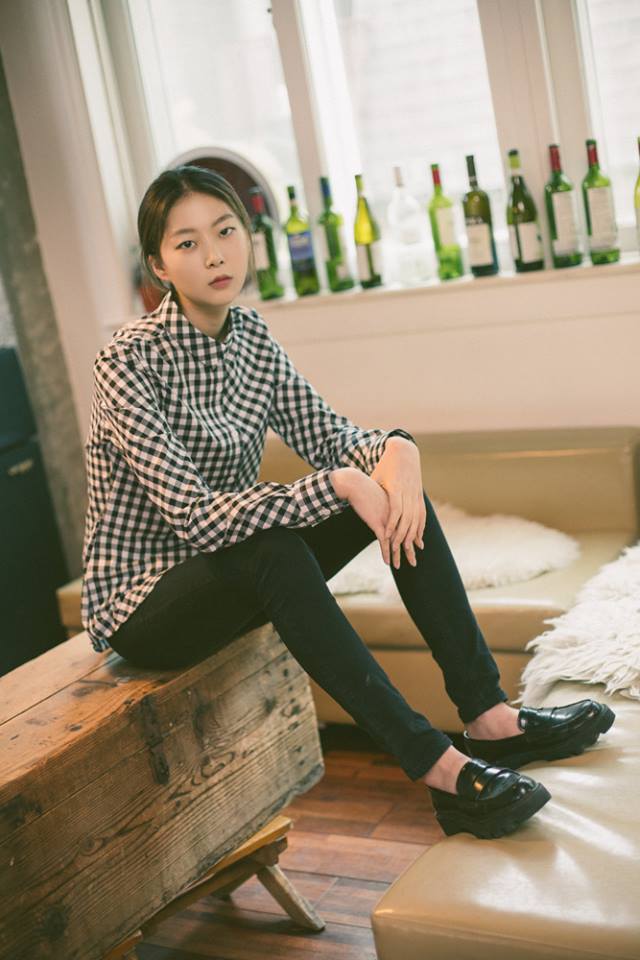 Diện áo sơ mi sành điệu như thiếu nữ Hàn - 4