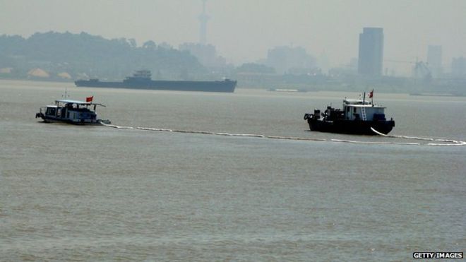 TQ: Chìm tàu chở hơn 450 người trên sông Dương Tử - 1