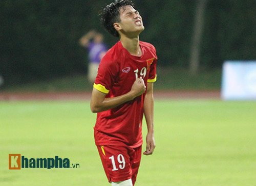 Bị U23 VN “hành xác”, cầu thủ U23 Malaysia gục ngã - 1
