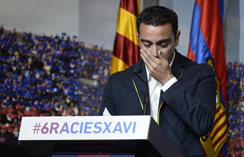 Họp báo chia tay Barca, Xavi đẫm lệ - 1