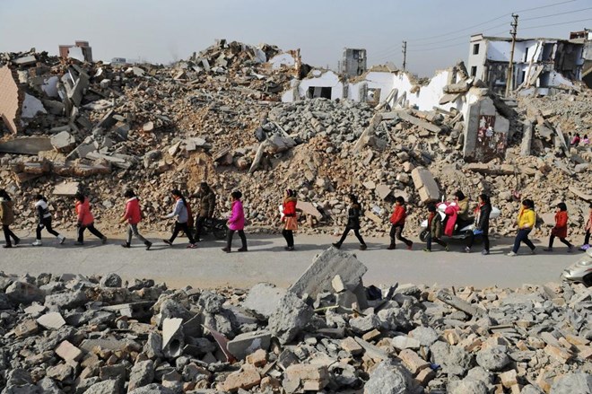 Những con đường đến trường khủng khiếp nhất thế giới - 7