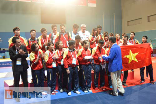 Đấu kiếm Việt Nam lại "gặt" 2 HCV SEA Games 28 - 1