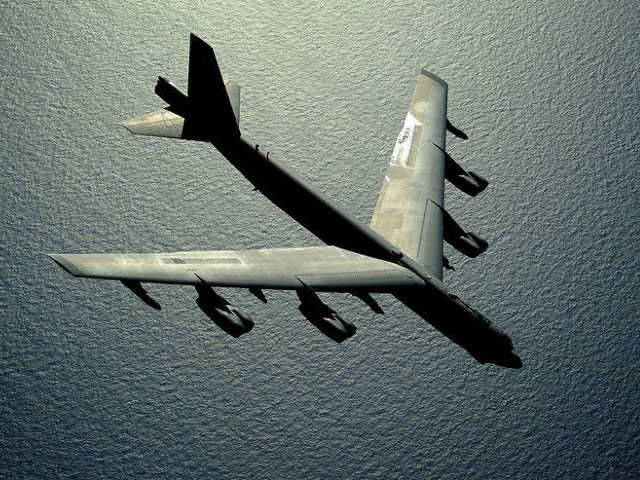 Mỹ điều 3 “pháo đài bay” B-52 tập trận sát Nga - 1