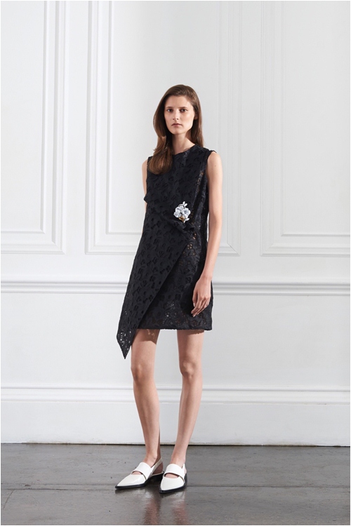 Victoria Beckham: Nét thanh lịch toát ra từ hơi thở - 7