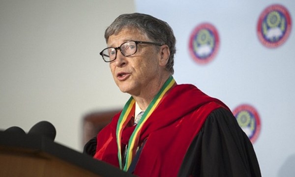 Tỉ phú Bill Gates: “Mọi người đừng bỏ học như tôi&#34; - 1