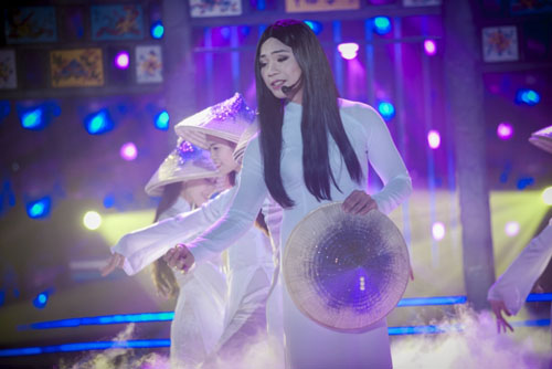 Ái Phương “ẵm” 100 triệu nhờ hát cải lương - 2