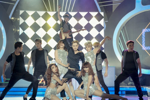 Ái Phương “ẵm” 100 triệu nhờ hát cải lương - 3