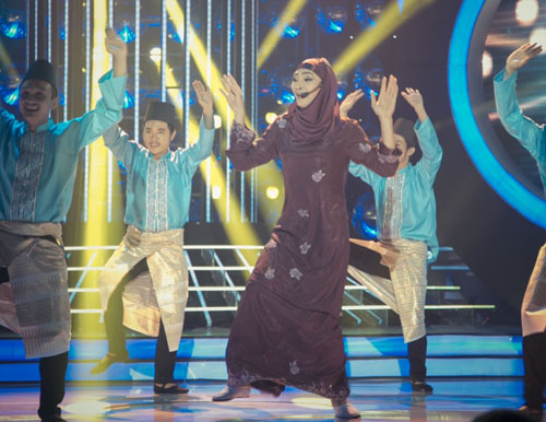 Ái Phương “ẵm” 100 triệu nhờ hát cải lương - 10