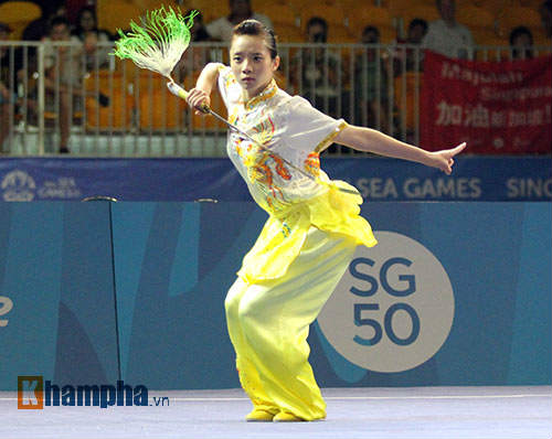 Thúy Vi lại có duyên "mở hàng" HCV cho Wushu VN - 10