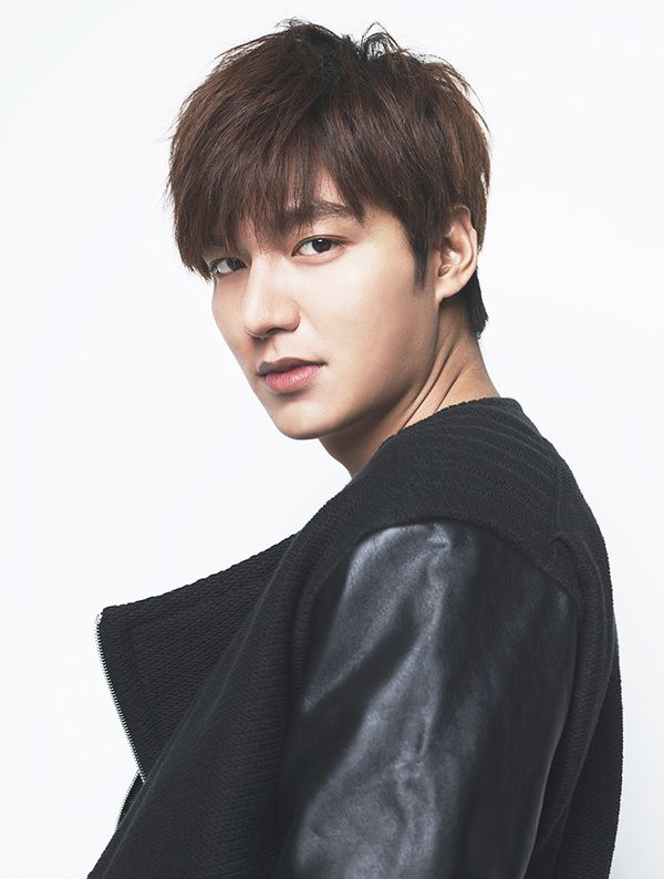 Sắp nhập ngũ, Lee Min Ho nhận bom tấn 700 tỷ đồng - 1