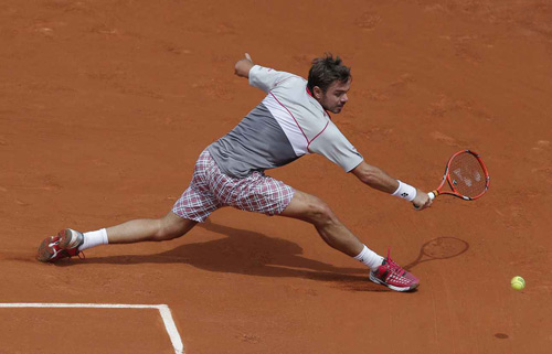 Hot shot: Wawrinka trái tay né lưới vào góc chết - 1