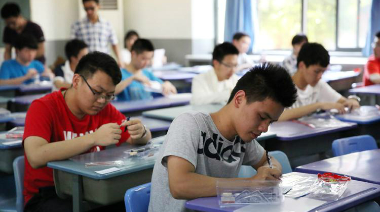Những đề thi đại học “bá đạo” ở Trung Quốc - 1