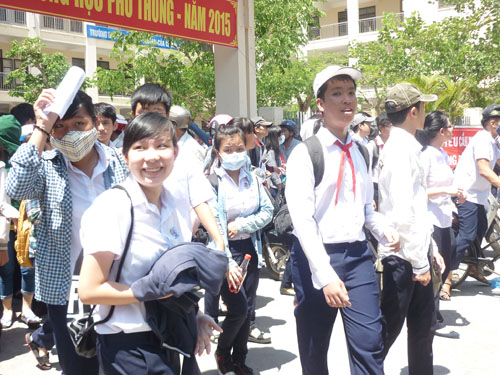 Thi vào lớp 10 ở Đà Nẵng: Bất ngờ đề Văn, thở phào đề Toán - 1