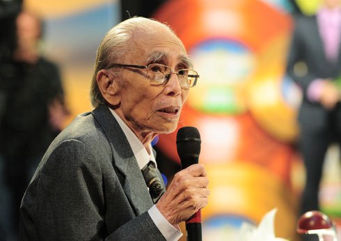 91 tuổi, nhạc sĩ Phan Huỳnh Điểu vẫn ngồi "ghế nóng" - 1