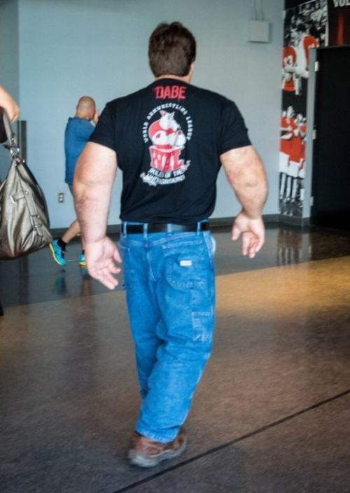 Thích thú với thủy thủ Popeye phiên bản ngoài đời thực - 5